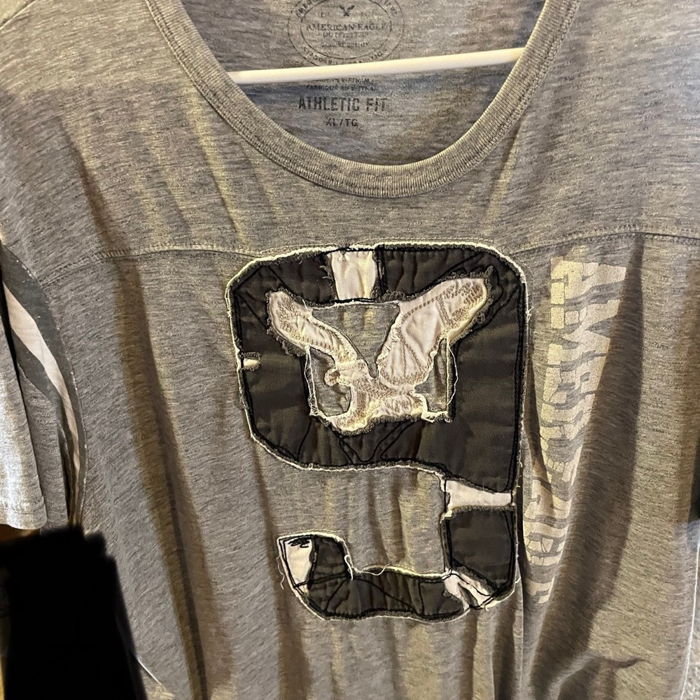 American Eagle Outfitters Gray Athletic Fit Tee